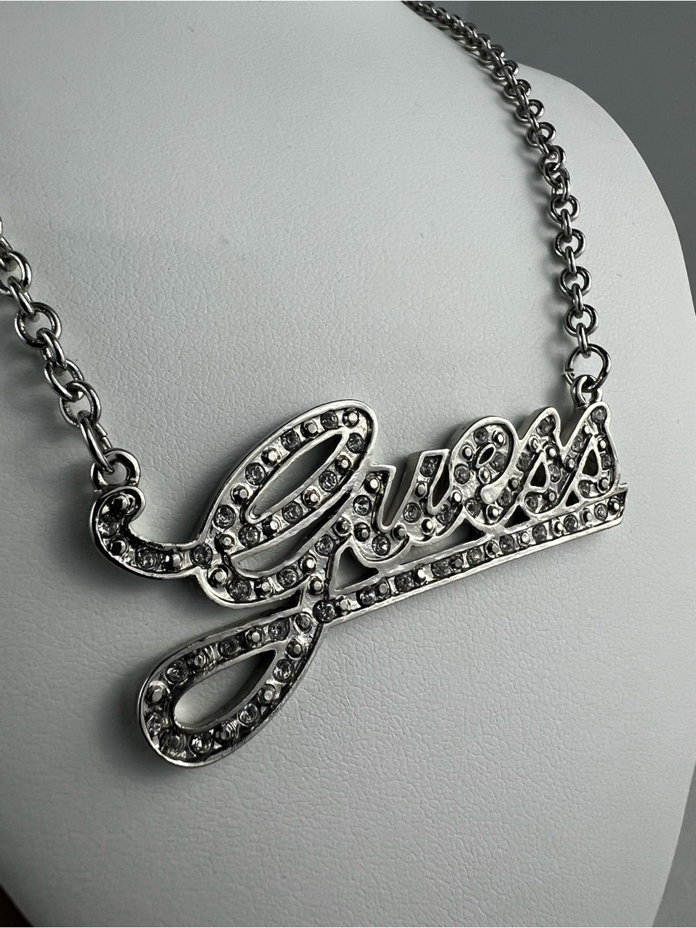 GUESS Silver Rhinestone Script Nameplate Pendant Necklace with OG Box - Picture 4 of 8